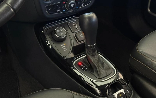 imagem-https://www.socarrao.com.br/sc-vehicle-images-prod/1423985/1788182009218-8082483_10_B_28508aaa95.jpeg