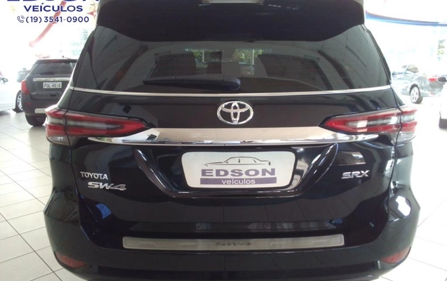 imagem-https://www.socarrao.com.br/sc-vehicle-images-prod/14309/1783100758209-1209975.jpg