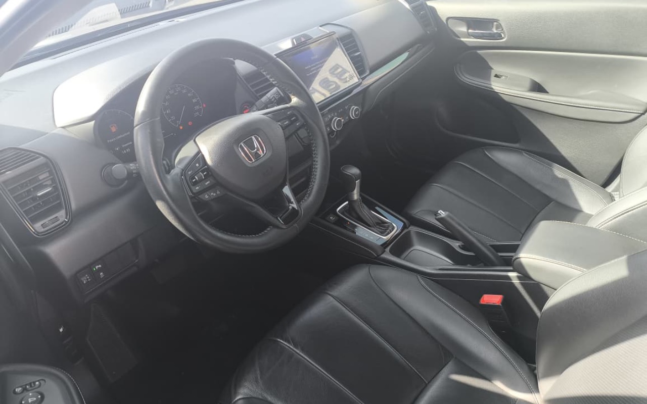 imagem-https://www.socarrao.com.br/sc-vehicle-images-prod/1439626/1778756370224-YWUyZWJmN2ItN2MxYi00MTVlLWIxMmMtNzMwMGRjYzc4Zjg4LmpwZWc.jpeg
