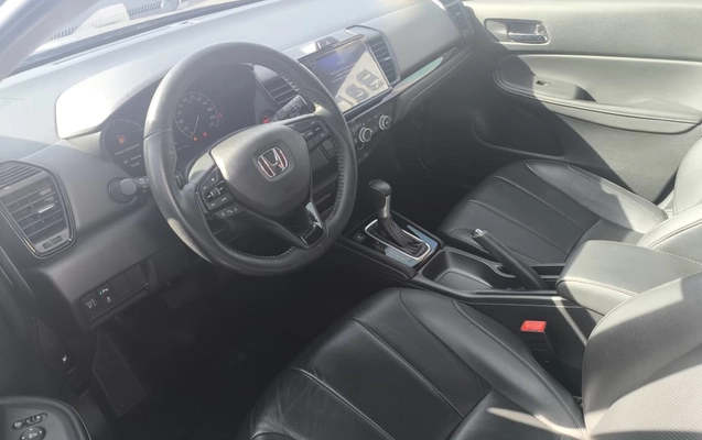 imagem-https://www.socarrao.com.br/sc-vehicle-images-prod/1439626/1778756370224-YWUyZWJmN2ItN2MxYi00MTVlLWIxMmMtNzMwMGRjYzc4Zjg4LmpwZWc.jpeg