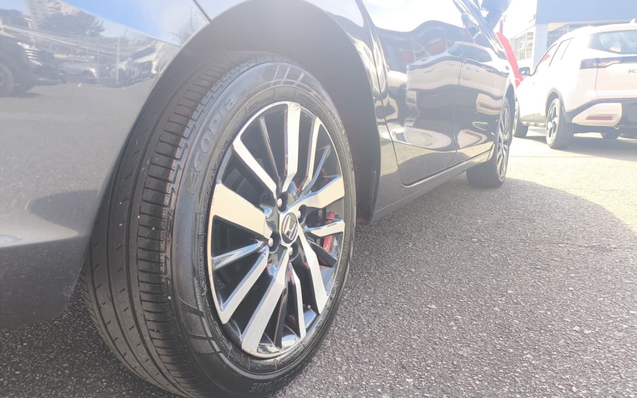 imagem-https://www.socarrao.com.br/sc-vehicle-images-prod/1439626/1778756370902-MmNhODJhYWMtMTljMS00ODRlLWIzMzItNmMwM2I4NmZkYmE2LmpwZWc.jpeg
