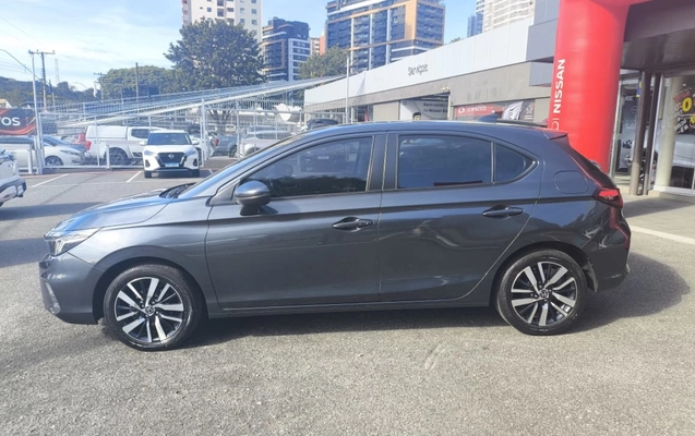 imagem-https://www.socarrao.com.br/sc-vehicle-images-prod/1439626/1778756370963-YTY4ZDRkMTctZjMwMS00ZjJhLWFjOTUtZTVjNWEwY2JkZjNjLmpwZWc.jpeg