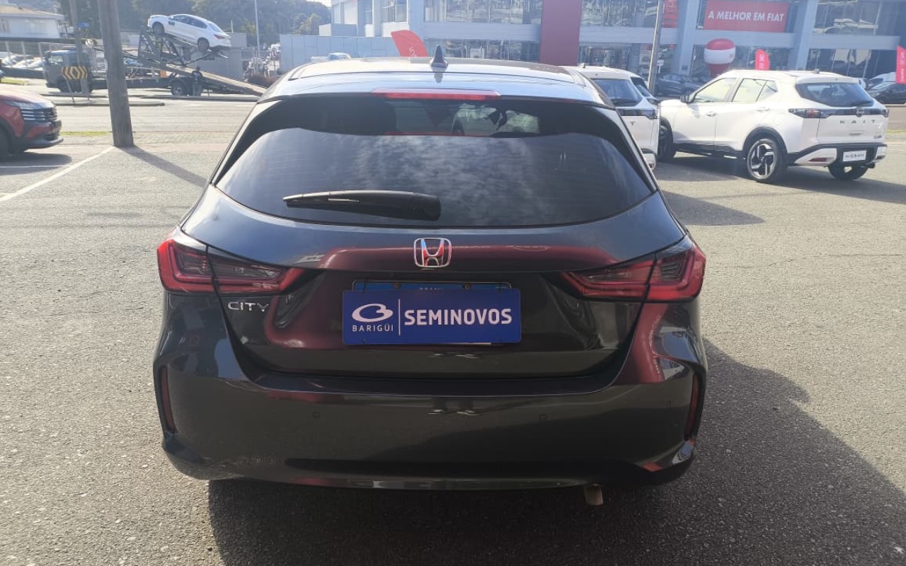 imagem-https://www.socarrao.com.br/sc-vehicle-images-prod/1439626/1778756371030-MWI4MTM5MzItNWM3Ni00YWFiLTkxYmEtYjAyZGFlNjM4YTNhLmpwZWc.jpeg