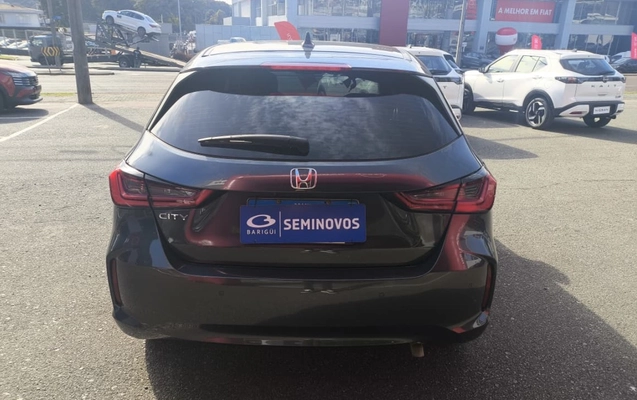 imagem-https://www.socarrao.com.br/sc-vehicle-images-prod/1439626/1778756371030-MWI4MTM5MzItNWM3Ni00YWFiLTkxYmEtYjAyZGFlNjM4YTNhLmpwZWc.jpeg