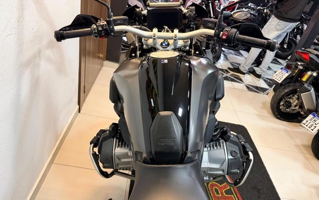 imagem-https://www.socarrao.com.br/sc-vehicle-images-prod/1439714/1780932418380-8086048_4_B_6eefbdc7a8.jpeg
