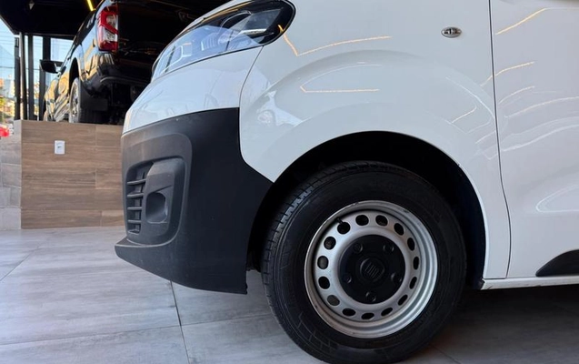 imagem-https://www.socarrao.com.br/sc-vehicle-images-prod/1439773/1785329123666-8069643_6_B_0b74108b33.jpeg
