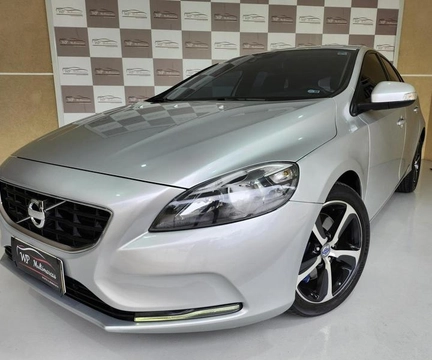 Volvo V40 T-4 2.0 Aut./Mec. 2013 Prata — foto 1 de 3