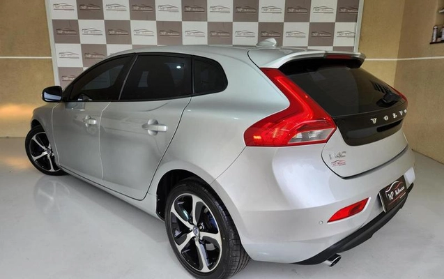imagem-https://www.socarrao.com.br/sc-vehicle-images-prod/1441892/1789397609904-5953065_19_B_2d852ca502.jpeg
