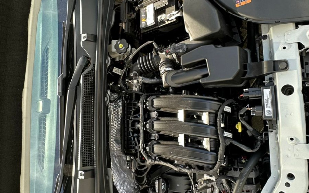 imagem-https://www.socarrao.com.br/sc-vehicle-images-prod/1442131/1778763940582-NjMwODg2NTUtODBhOS00MDlmLWE0N2YtOTJiNDFmYTczOGE1LmpwZw.jpg