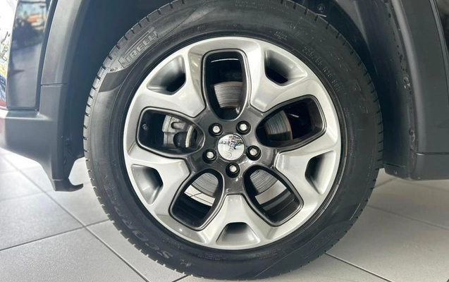 imagem-https://www.socarrao.com.br/sc-vehicle-images-prod/1443164/1790885641932-8060906_8_B_5b38304b16.jpeg