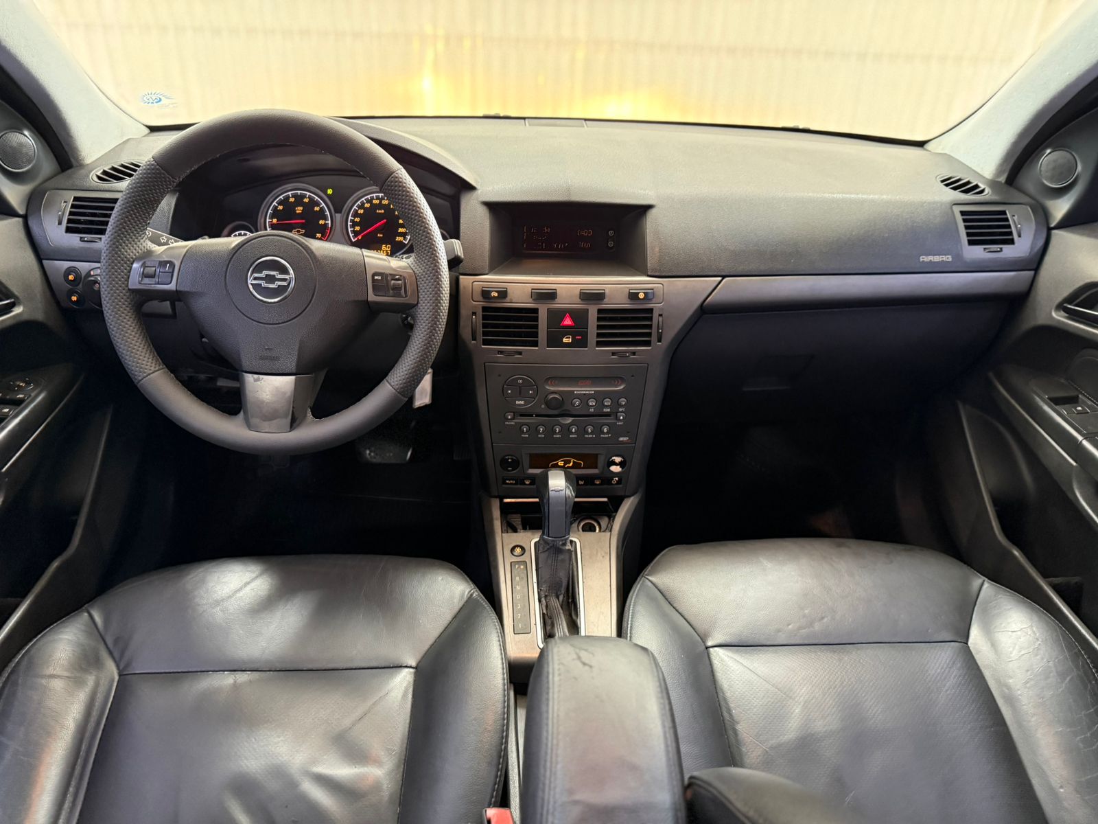 imagem-https://www.socarrao.com.br/sc-vehicle-images-prod/14451/1769988011136-7176226OR_1766166677_21_450.jpg