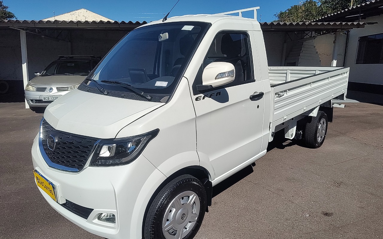 EFFA V21 Pick-up CS 1.5 16V 2p na cor Branco em Curitiba / PR - 1449070