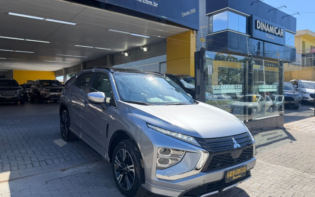 Mitsubishi Eclipse Cross HPE-S 1.5 16V AWC TB 165cv Aut. na cor Prata em Curitiba / PR - 1451292