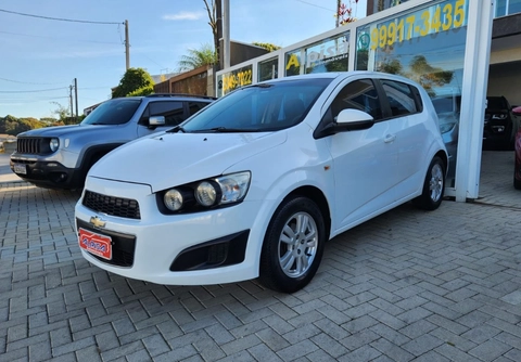 Chevrolet Sonic 2014 Branco — foto 1 de 3