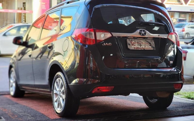 imagem-https://www.socarrao.com.br/sc-vehicle-images-prod/1458445/1788633672118-8089625_2_B_9a1e554681.jpeg