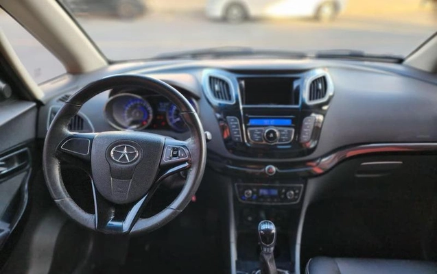 imagem-https://www.socarrao.com.br/sc-vehicle-images-prod/1458445/1788633672134-8089625_6_B_907038b229.jpeg