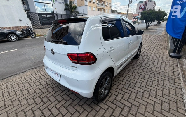 imagem-https://www.socarrao.com.br/sc-vehicle-images-prod/1478245/1778846218757-V2hhdHNBcHAgSW1hZ2UgMjAyNi0wNC0xNCBhdCAxNC4zOS4yNyAoMSkuanBlZw.jpeg