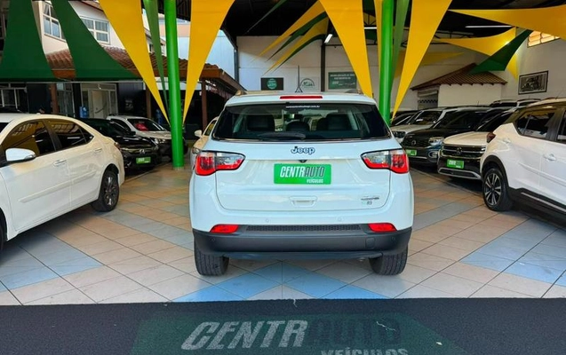 imagem-https://www.socarrao.com.br/sc-vehicle-images-prod/1478246/1789669482131-8085732_4_B_62036a3a6b.jpeg