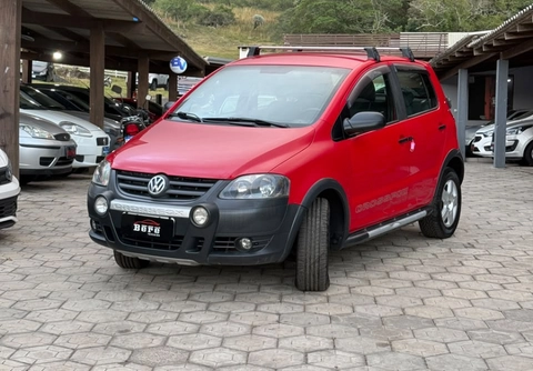 Volkswagen Crossfox 2010 Vermelho — foto 1 de 3
