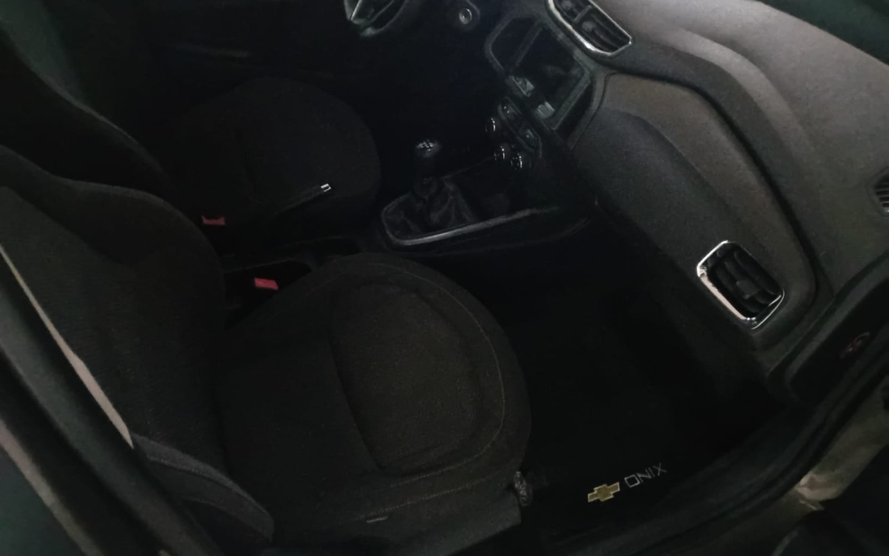 imagem-https://www.socarrao.com.br/sc-vehicle-images-prod/1478541/1778852364092-V2hhdHNBcHAgSW1hZ2UgMjAyNi0wNS0xNSBhdCAwOS4zOC40MiAoMSkuanBlZw.jpeg
