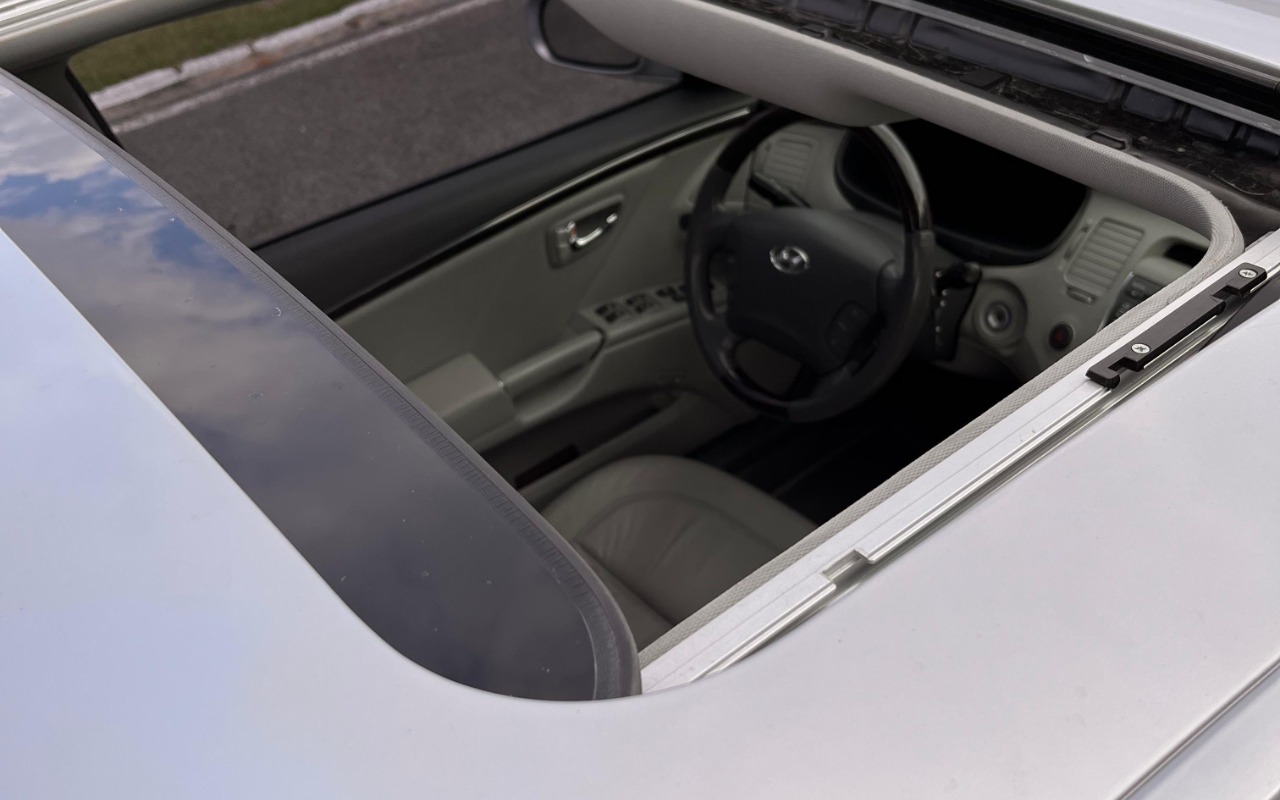 imagem-https://www.socarrao.com.br/sc-vehicle-images-prod/1478774/1779288340396-ZjAwOTUyNDAtZjQxNy00NjRlLTlmY2MtN2FlNGY3YjYxMmE5LmpwZw.jpg