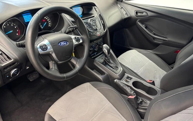 imagem-https://www.socarrao.com.br/sc-vehicle-images-prod/1478792/1787772377949-7970548_15_B_97627a1e5a.jpeg