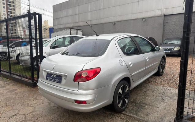 imagem-https://www.socarrao.com.br/sc-vehicle-images-prod/1479693/1787925100277-8069191_1_B_a2ec8cc110.jpeg