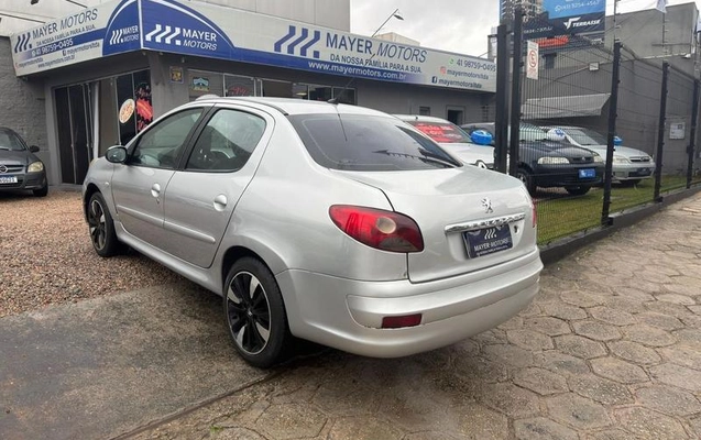imagem-https://www.socarrao.com.br/sc-vehicle-images-prod/1479693/1787925100279-8069191_3_B_3f52e79fb6.jpeg