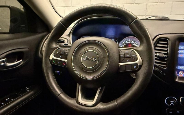 imagem-https://www.socarrao.com.br/sc-vehicle-images-prod/1482786/1782826754156-8053034_13_B_586a933051.jpeg
