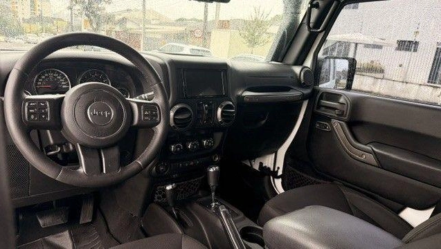 imagem-https://www.socarrao.com.br/sc-vehicle-images-prod/1483620/1786137821735-8093098_14_B_75d13fb4fa.jpeg