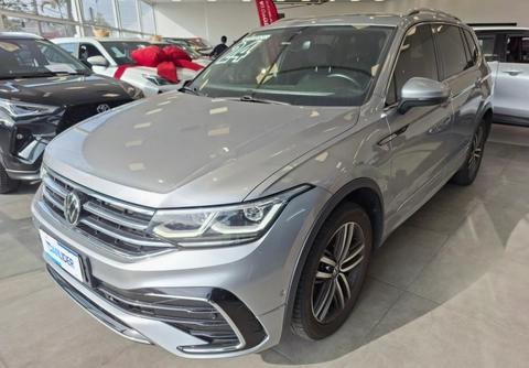 Volkswagen Tiguan 2024 Prata — foto 1 de 3