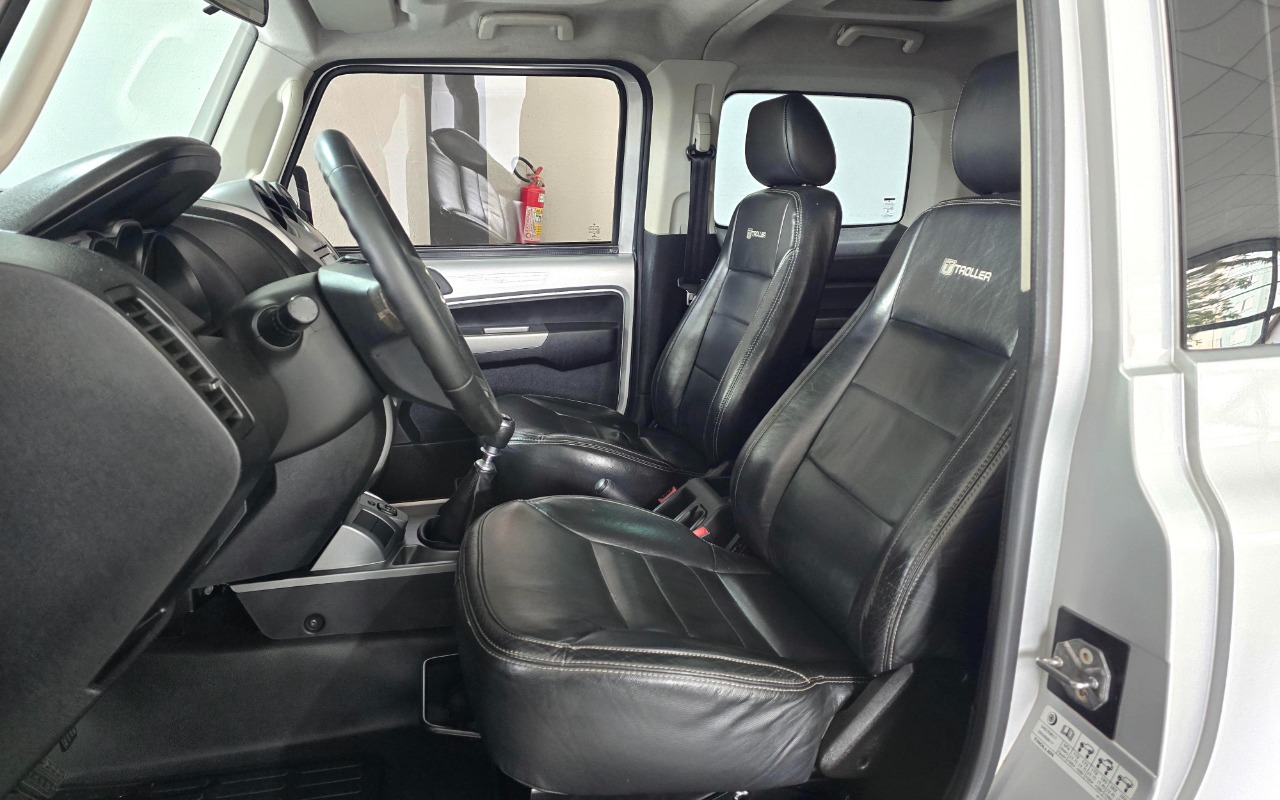 imagem-https://www.socarrao.com.br/sc-vehicle-images-prod/1486316/1778878036406-MjAyNjA1MTRfMDk1ODU5LmpwZw.jpg