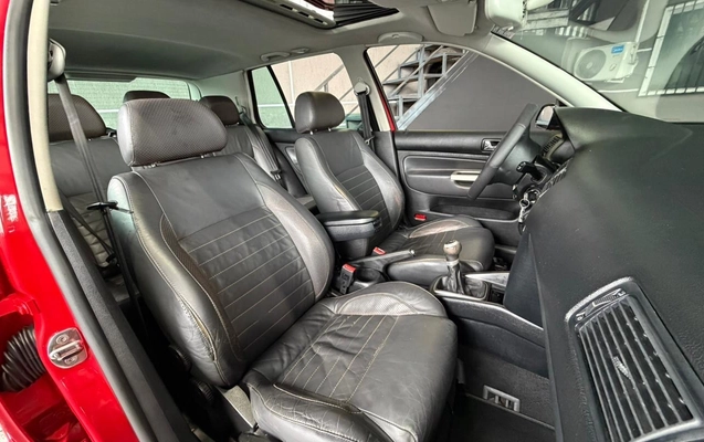 imagem-https://www.socarrao.com.br/sc-vehicle-images-prod/1506404/1778937596472-ZmQxMzYyMGYtOWFmOC00MzQ3LTkxNjYtNzUyNWQxYjlmODg4LmpwZWc.jpeg