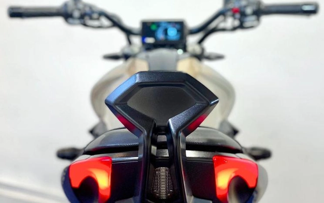 imagem-https://www.socarrao.com.br/sc-vehicle-images-prod/1506476/1781558305436-8053898_0_B_ef42035fdc.jpeg