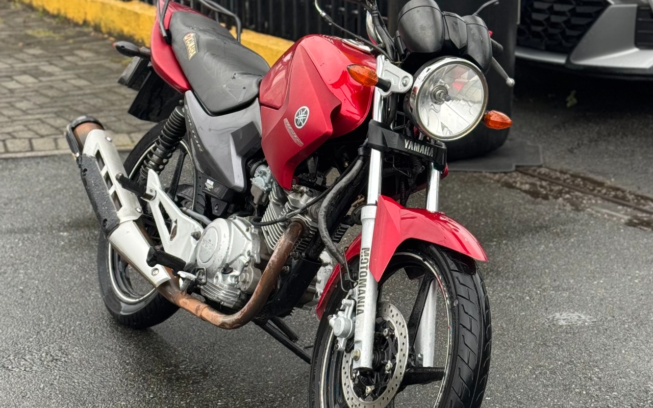 YAMAHA YBR 125 FACTOR E  na cor Vermelho em Colombo / PR - 1506593