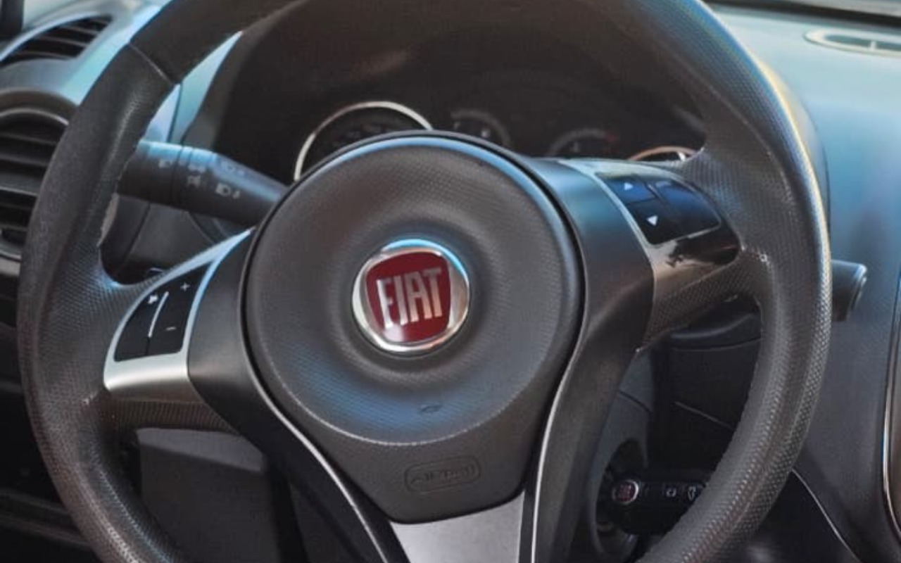 imagem-https://www.socarrao.com.br/sc-vehicle-images-prod/1506674/1778942934765-YzAzZDRmN2MtMTcxZS00YTQ5LTk3MTktYjdiMjUwODIxOWVhLmpwZw.jpg