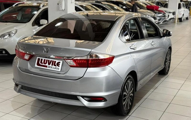 imagem-https://www.socarrao.com.br/sc-vehicle-images-prod/1506935/1781632794695-8075440_2_B_cd5faced0d.jpeg