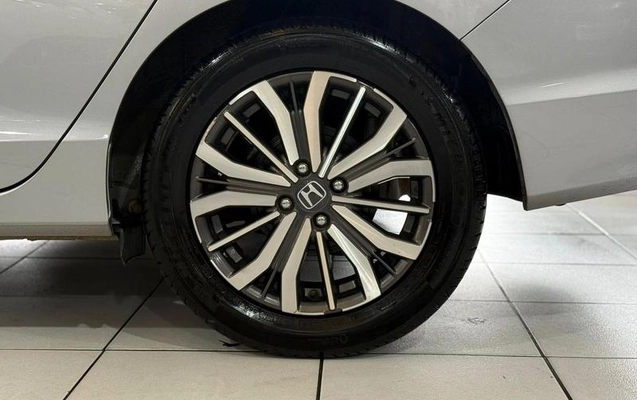 imagem-https://www.socarrao.com.br/sc-vehicle-images-prod/1506935/1781632794719-8075440_14_B_5390767c2c.jpeg