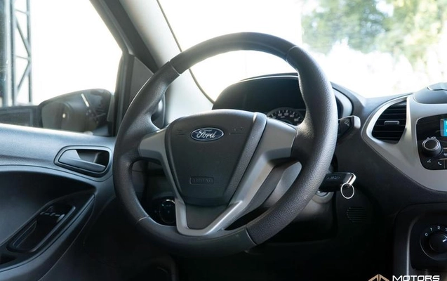 imagem-https://www.socarrao.com.br/sc-vehicle-images-prod/1507179/1786477424790-8059102_5_B_762745b828.jpeg