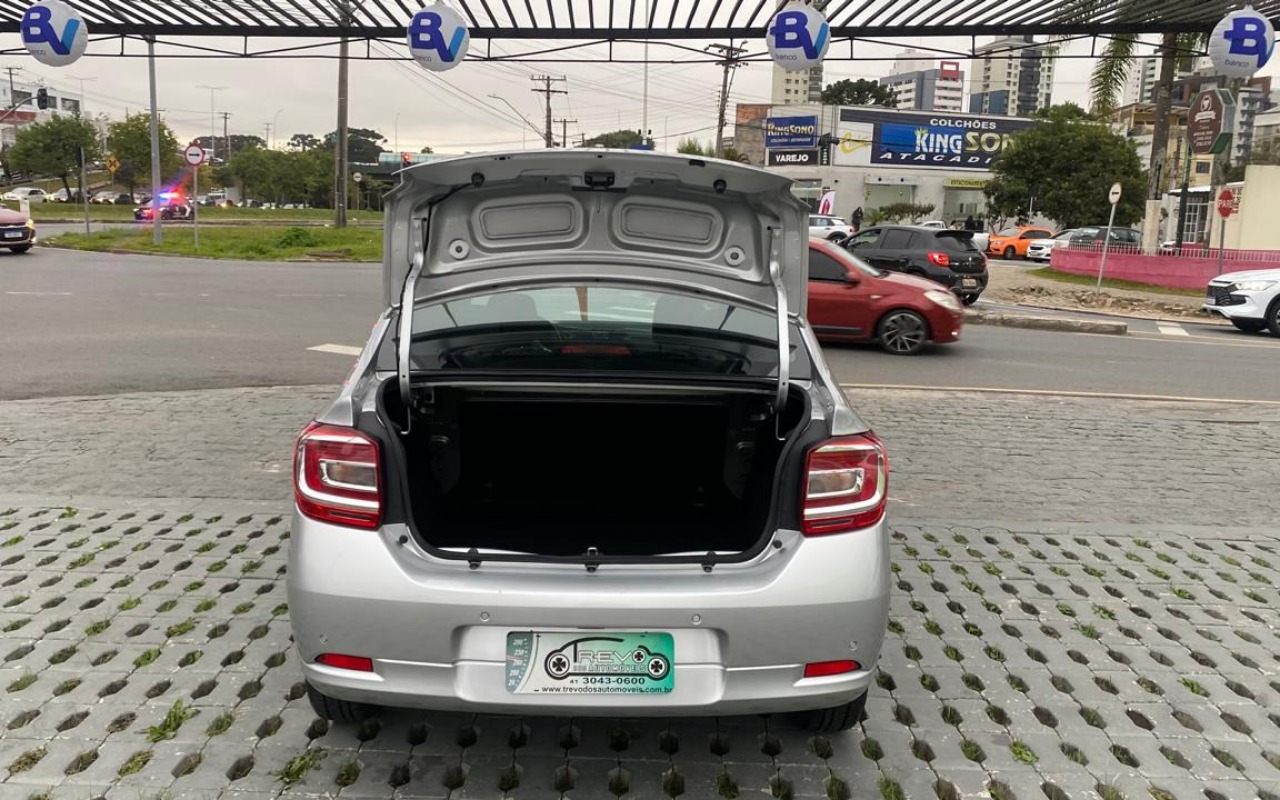 imagem-https://www.socarrao.com.br/sc-vehicle-images-prod/1507796/1780755225503-OS5qcGVn.jpeg