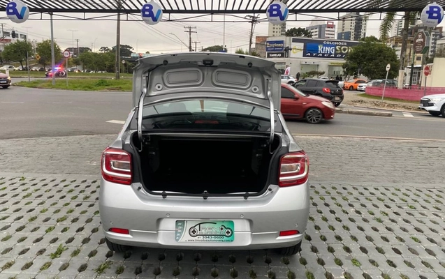 imagem-https://www.socarrao.com.br/sc-vehicle-images-prod/1507805/1780755134951-OS5qcGVn.jpeg