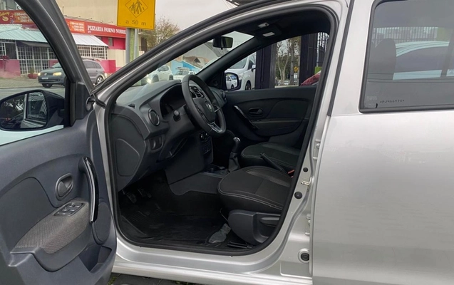 imagem-https://www.socarrao.com.br/sc-vehicle-images-prod/1507805/1780755135324-MTMuanBlZw.jpeg
