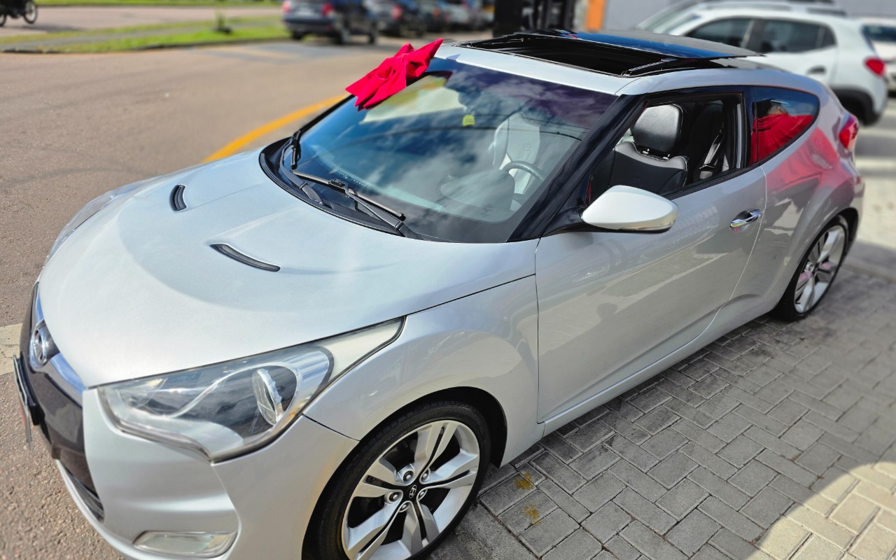 Hyundai Veloster 1.6 16V 140cv Aut. na cor Prata em Curitiba / PR - 1508079