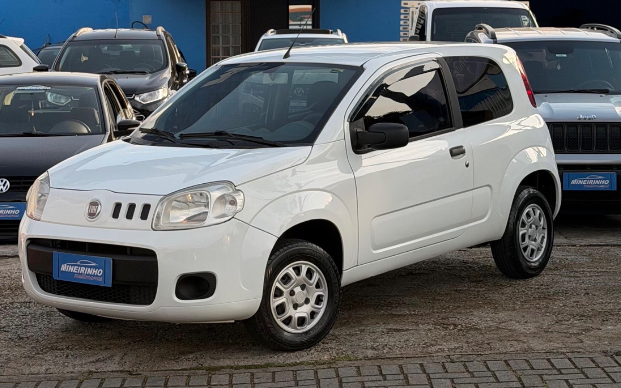 Fiat Uno WAY Celeb. 1.0 EVO Fire Flex 8V 2p na cor Branco em Pinhais / PR - 1516120