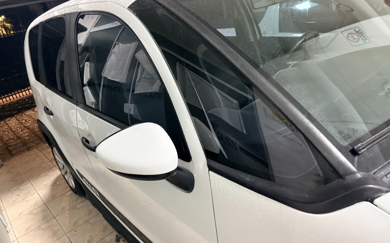imagem-https://www.socarrao.com.br/sc-vehicle-images-prod/1523084/1779103743530-SU1HXzkwNjkuanBlZw.jpeg