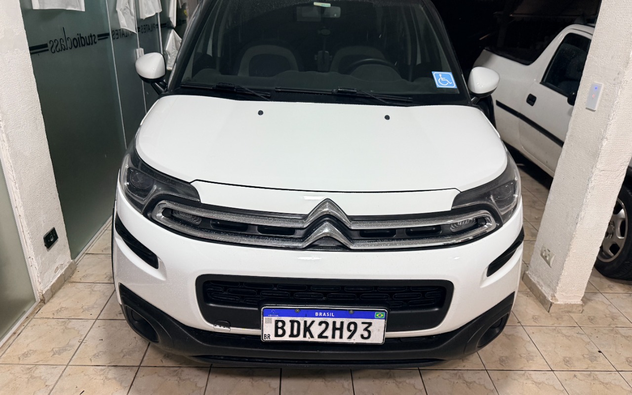 imagem-https://www.socarrao.com.br/sc-vehicle-images-prod/1523084/1779103743861-SU1HXzkwNzAuanBlZw.jpeg
