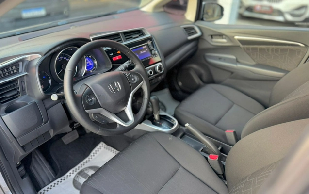 imagem-https://www.socarrao.com.br/sc-vehicle-images-prod/1523177/1782562033966-214aa8de-a7c2-4b75-9777-8e589c2a968a.jpg