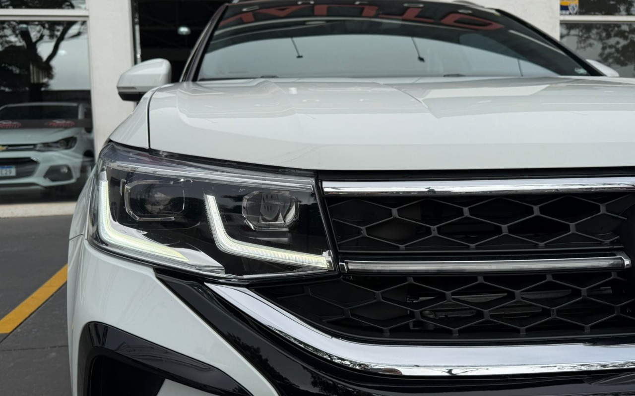 imagem-https://www.socarrao.com.br/sc-vehicle-images-prod/1523691/1779220295027-VlcgVEFPUyAxLjQgMjUwIFRTSSBISUdITElORSBBVVRPTcOBVElDTyAyMDIyIEJSQU5DTyAzLmpwZWc.jpeg