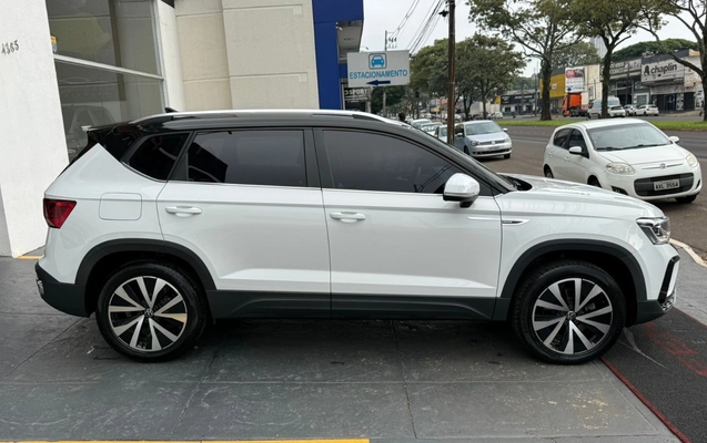 imagem-https://www.socarrao.com.br/sc-vehicle-images-prod/1523691/1779220295329-VlcgVEFPUyAxLjQgMjUwIFRTSSBISUdITElORSBBVVRPTcOBVElDTyAyMDIyIEJSQU5DTyA4LmpwZWc.jpeg