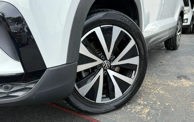 imagem-https://www.socarrao.com.br/sc-vehicle-images-prod/1523691/1779220296151-VlcgVEFPUyAxLjQgMjUwIFRTSSBISUdITElORSBBVVRPTcOBVElDTyAyMDIyIEJSQU5DTyAxOS5qcGVn.jpeg
